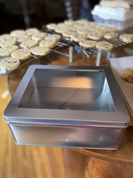 A tin cookie box